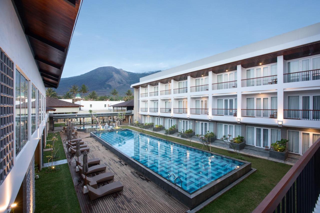 Hotel Santika Garut Buitenkant foto